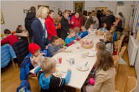 Roratefrhstck mit Volksschlern in Neufeld, 10.12.2015