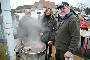 Sauschdelessen in Neufeld Dorf, 31.12.2013