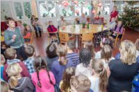 Volksschule feiert Weihnachten im Pflegeheim Neufeld, 22.12.2016