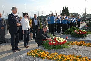 Neufeld gedenkt seiner grossen Soehne