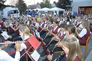 AMV Musikfest vor dem Vereinshaus